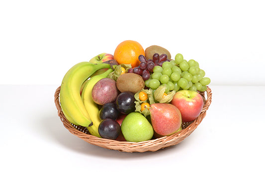 Obstkorb mit 6 kg Inhalt bestehend unter anderem aus Bananen, Äpfel, Trauben, Orangen und Birnen